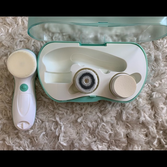 Never used TOUCHBeauty 3 in 1 Facial Cleansing Spin Brush Set - Picture 7 of 9